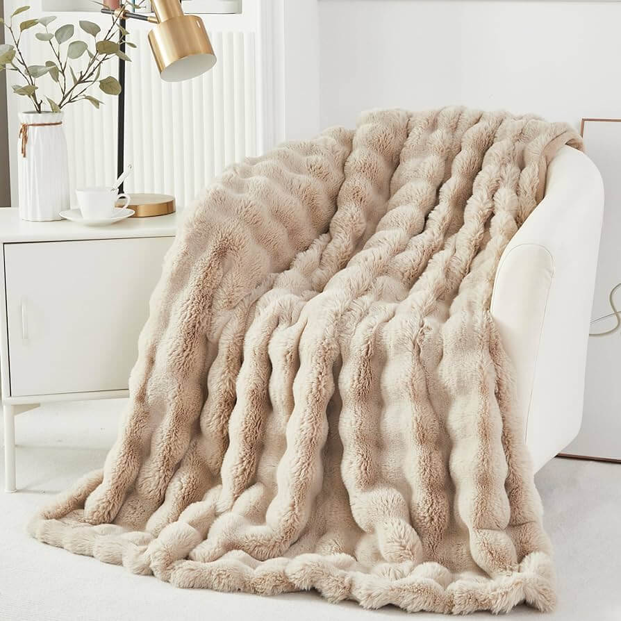 Polyester Rabbit Velvet Blanket